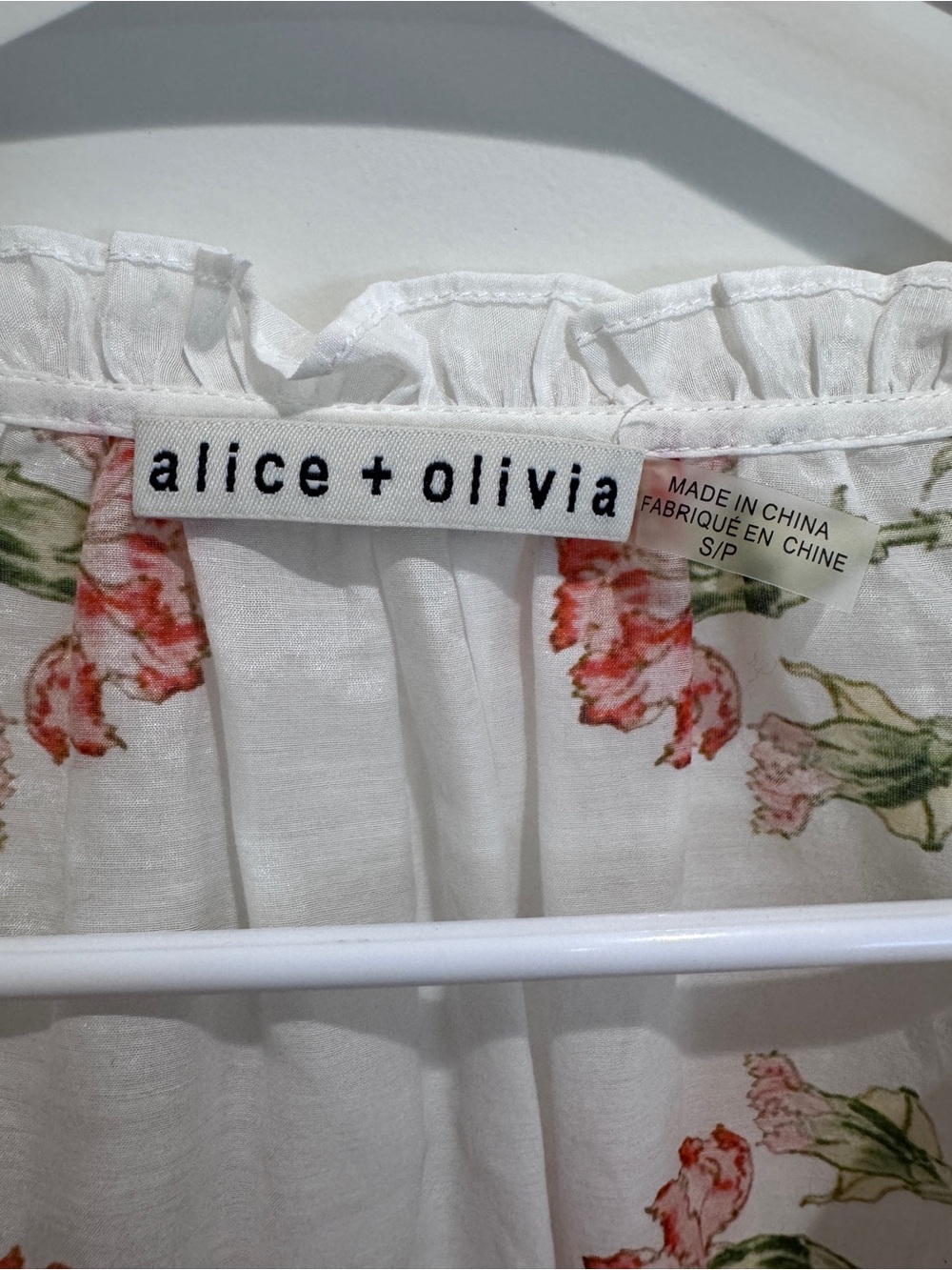 Alice & Olivia Julius Smocked Scarf sheer Blouse Size S - Picture 10 of 13